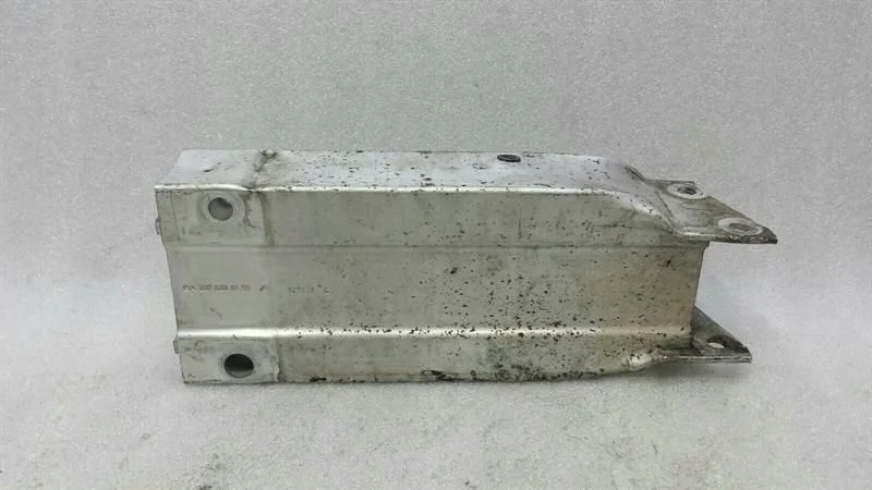 Voorste chassis linkerbeen Mercedes A2076200195