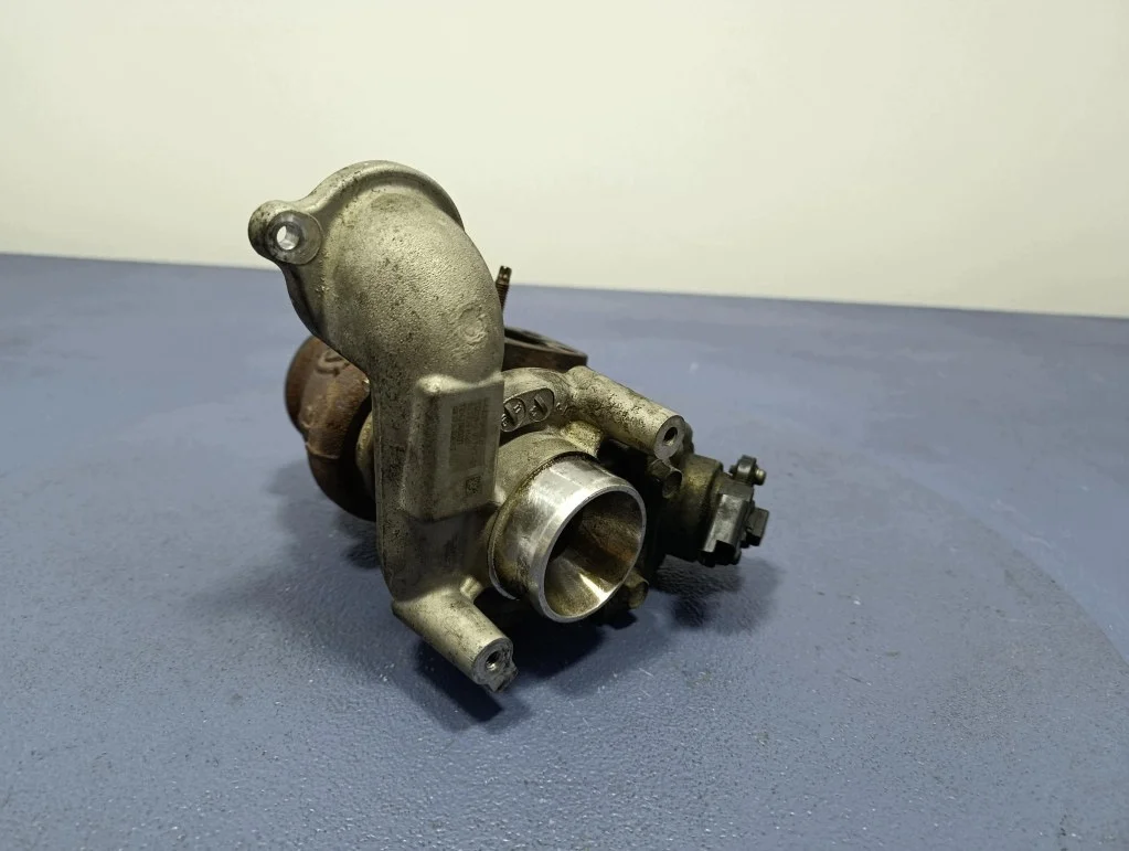 Citroen DS3 1.6 e-HDi turbocompressor image 8