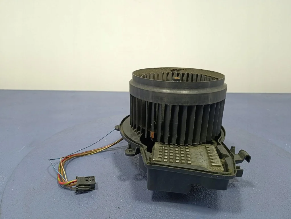 Ventilador Mercedes Classe C W203 2004- Usado image 6