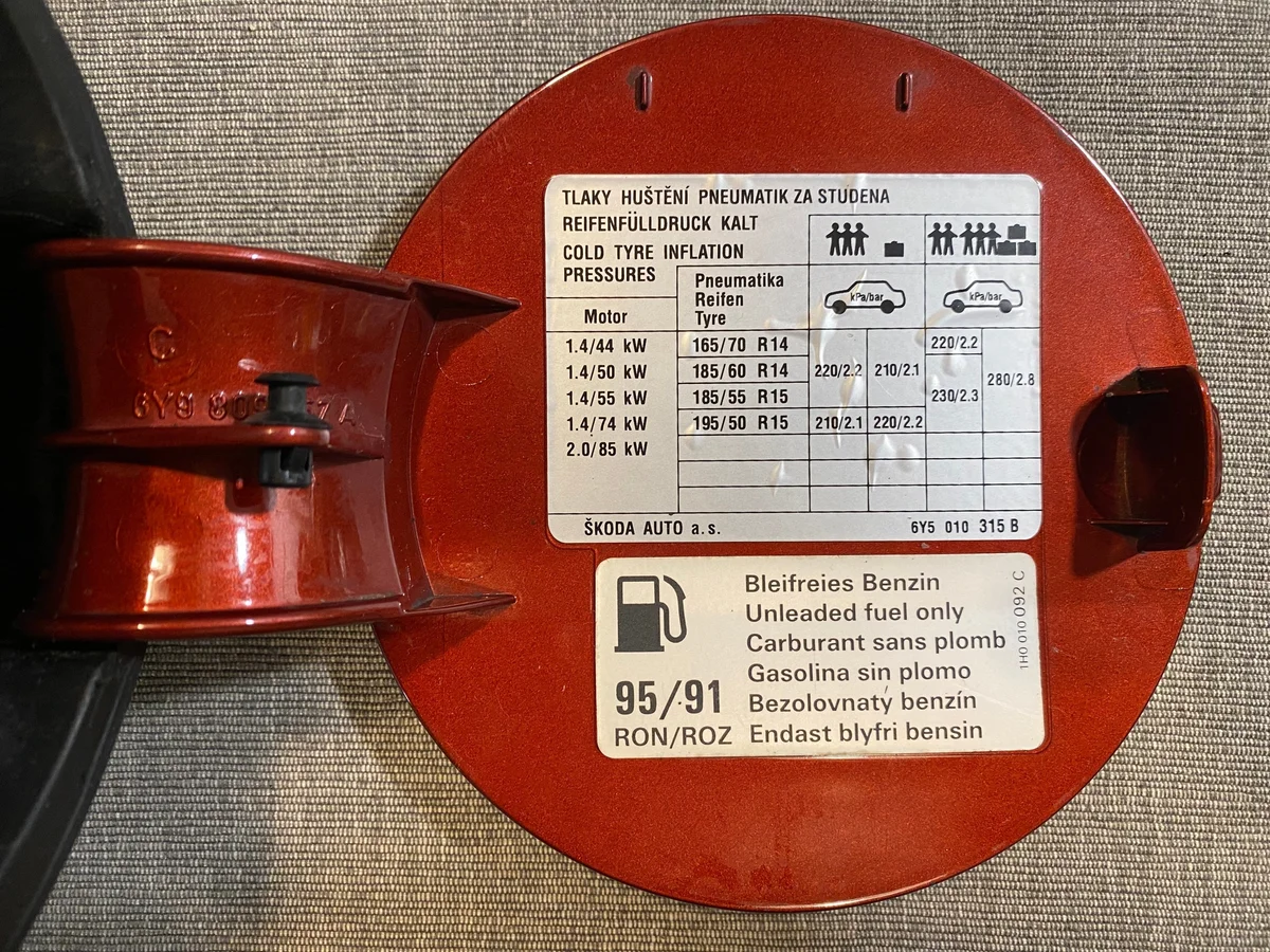 Klappe Tankdeckel Skoda Fabia I 6Y gebraucht image 4