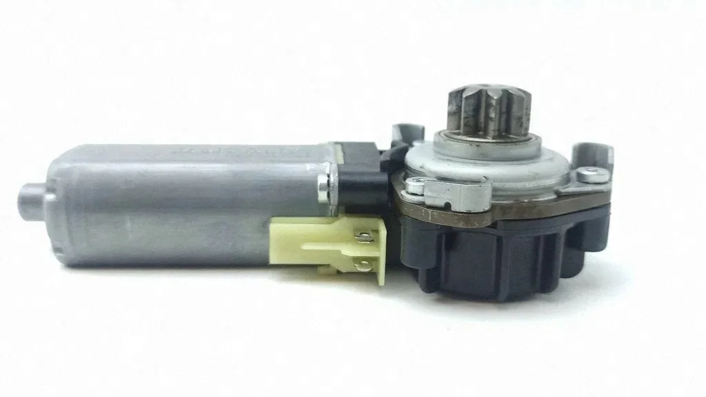 Moteur siège MERCEDES C W204 820418984 image 4