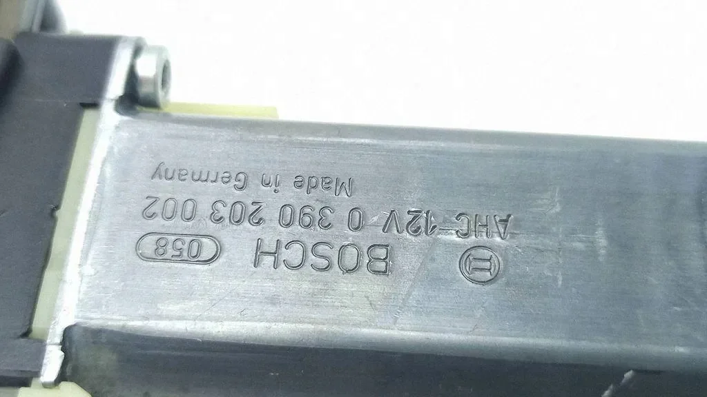 Moteur siège MERCEDES C W204 820418984 image 9