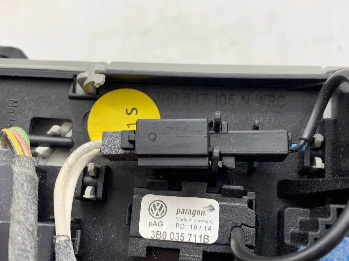 Dachlampe VW Touran 7N0947105N gebraucht image 3