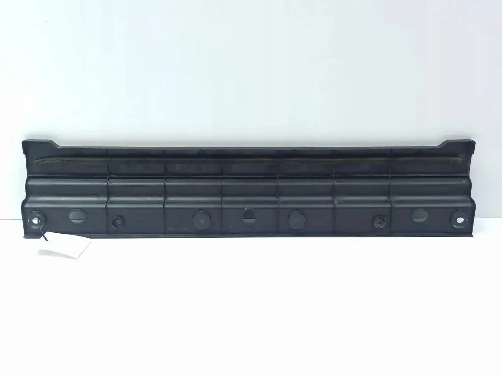 Parte superiore del pannello anteriore Nissan Navara D23