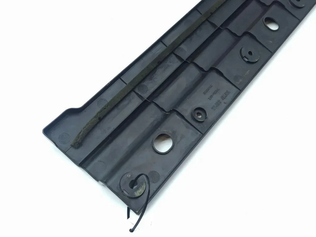 Panel superior frontal Nissan NP300 Navara D23 image 3