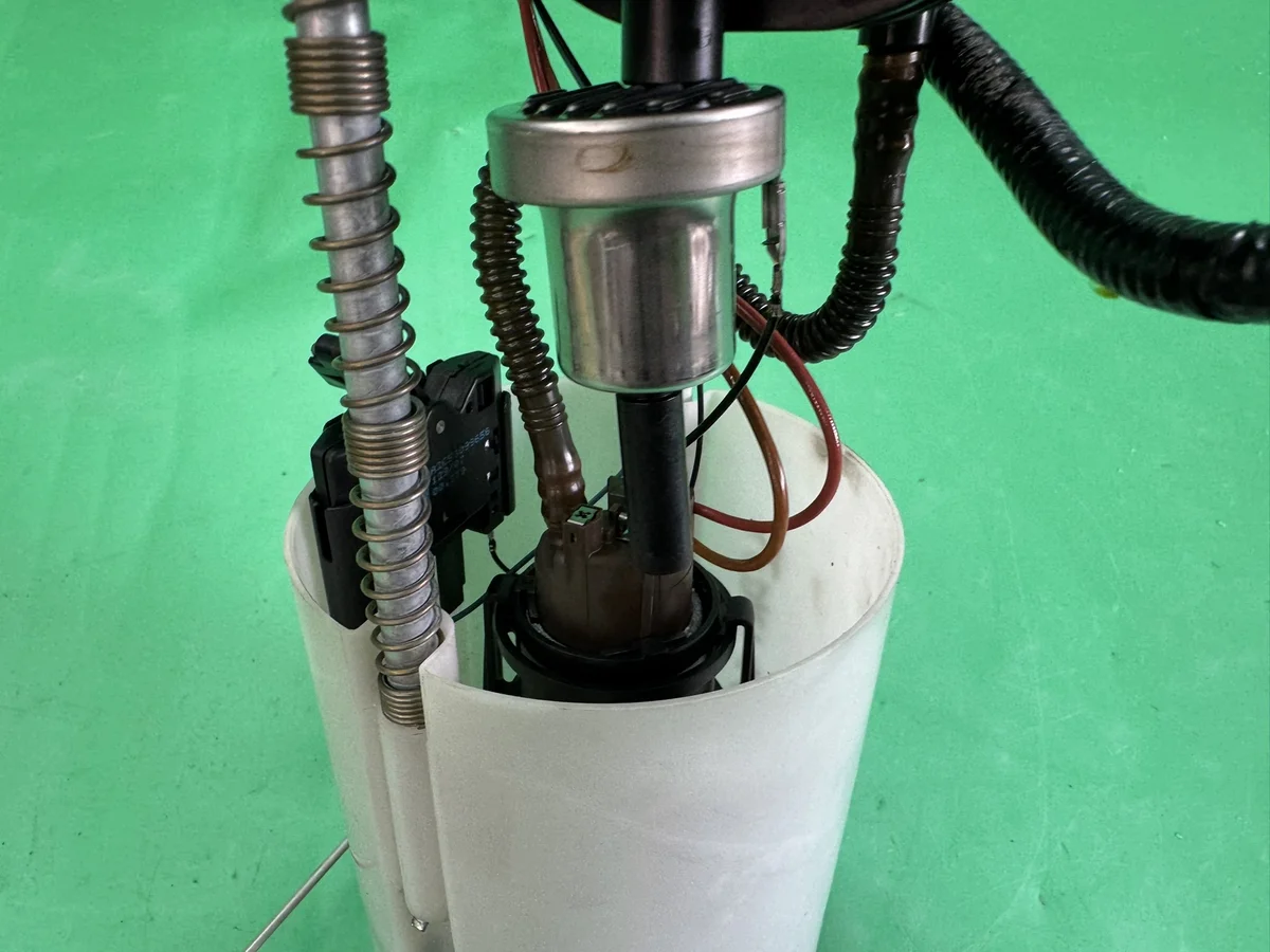 Kraftstoffpumpe mit Schwimmer Suzuki SX4 Fiat Sedici image 4