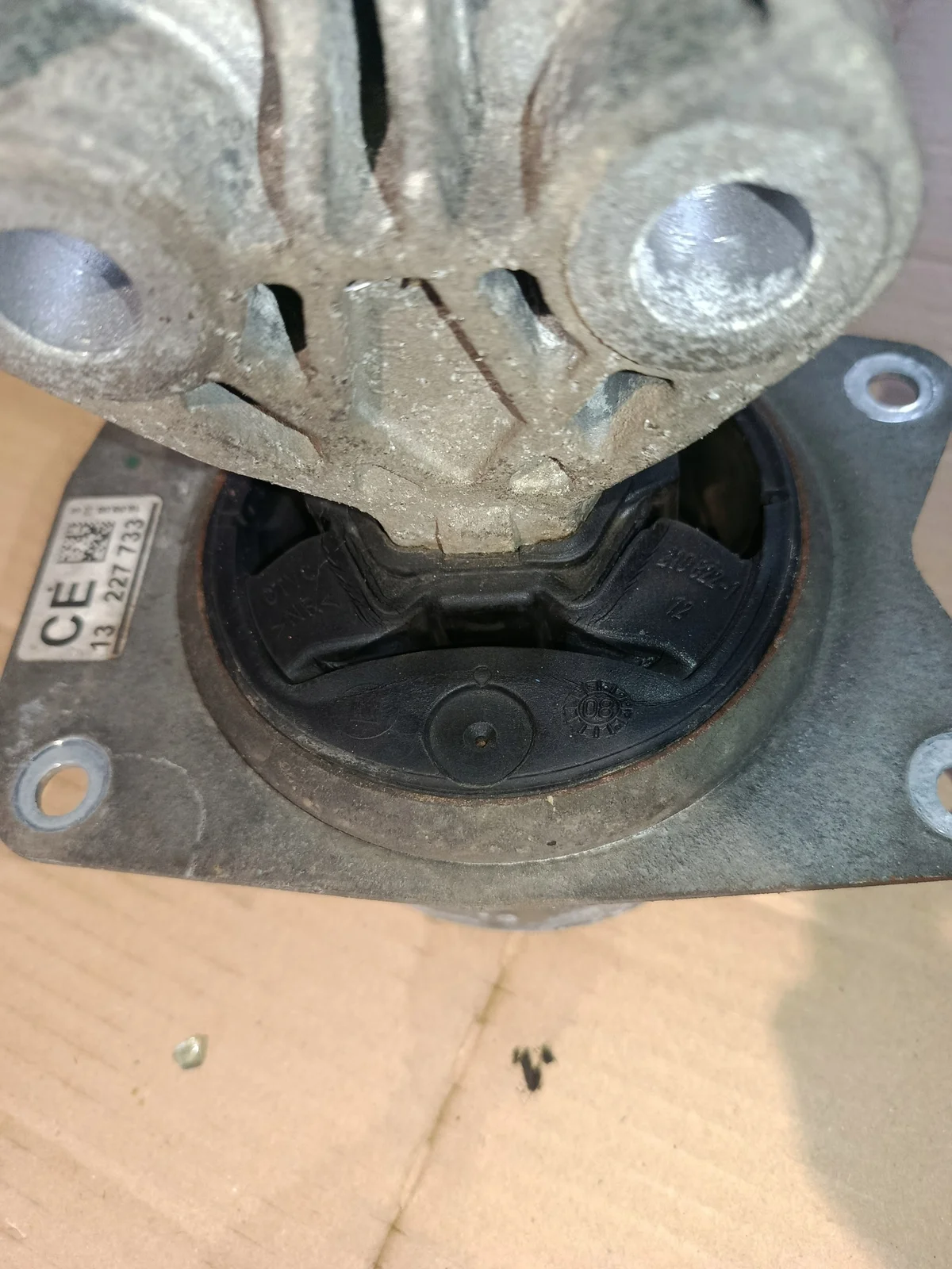 Support moteur OPEL INSIGNIA A 13227733 image 5