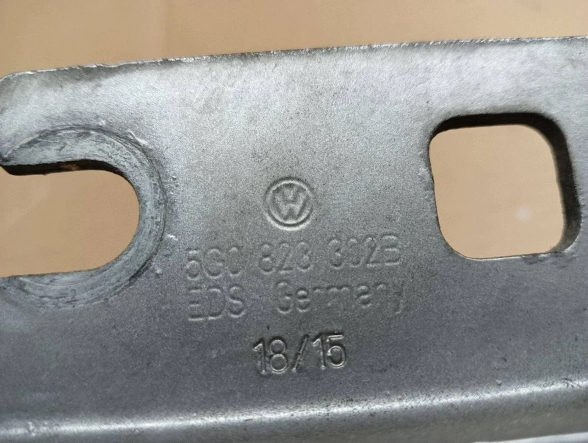 Scharnier Motorhaube Rechts VW Golf VII 7 5G0823302B image 3