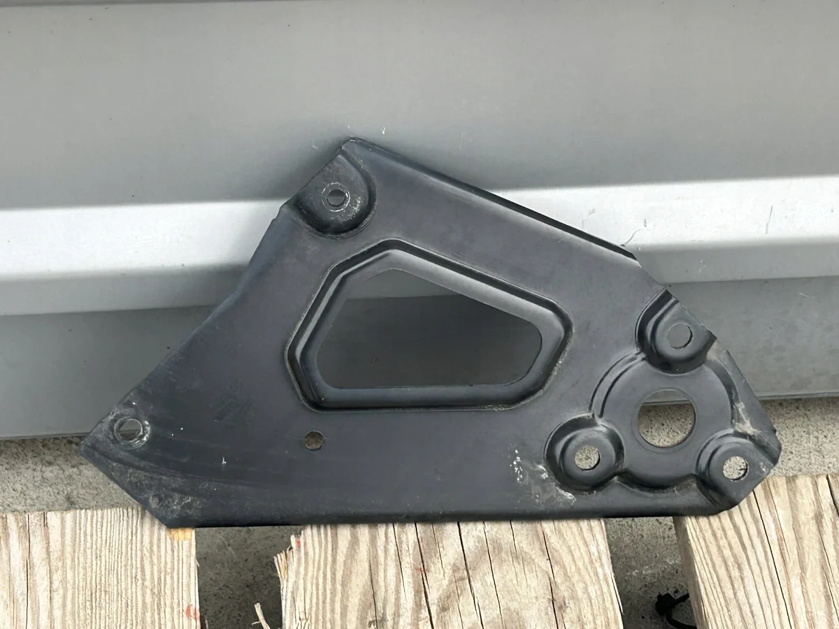 DAF 106 Halterung Scheibenwischermotor 2045462
