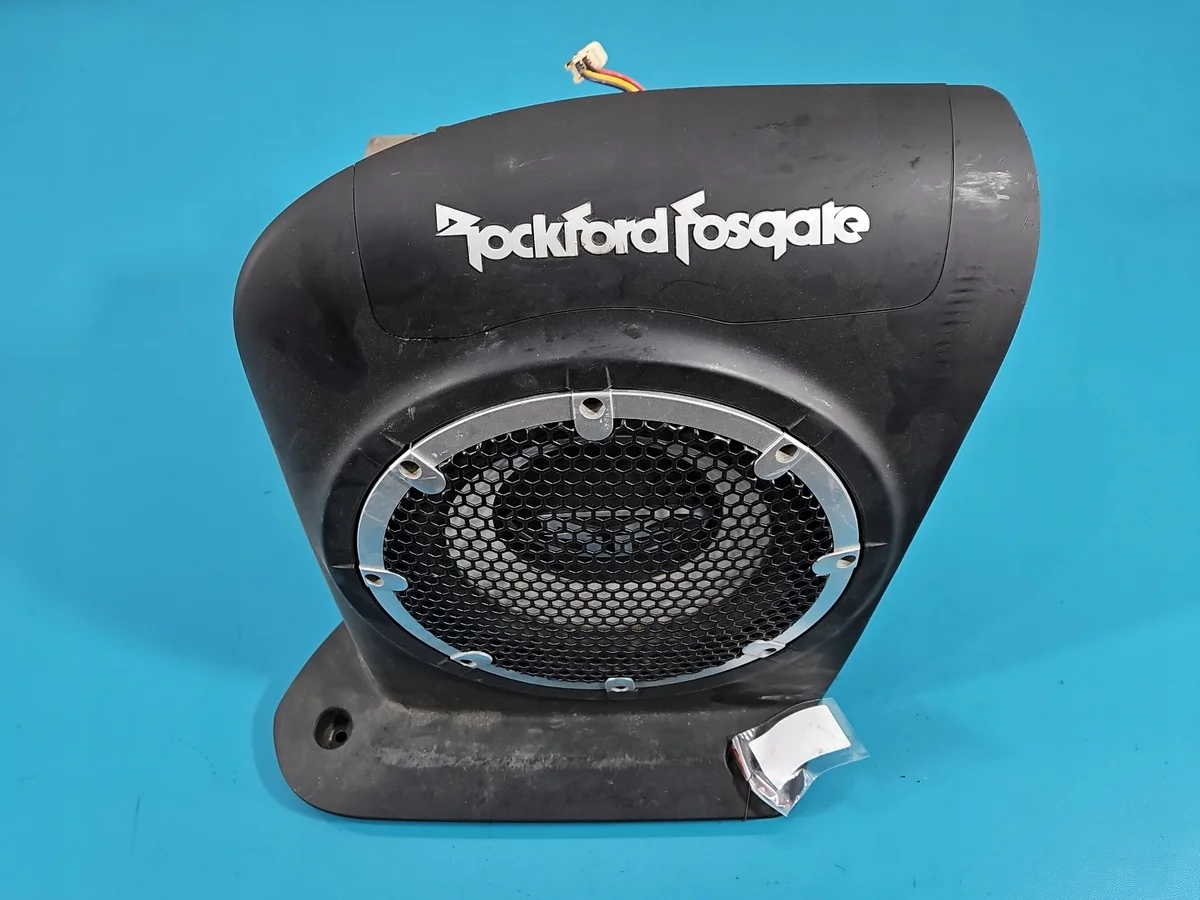 Subwoofer Mitsubishi Outlander II 06-13