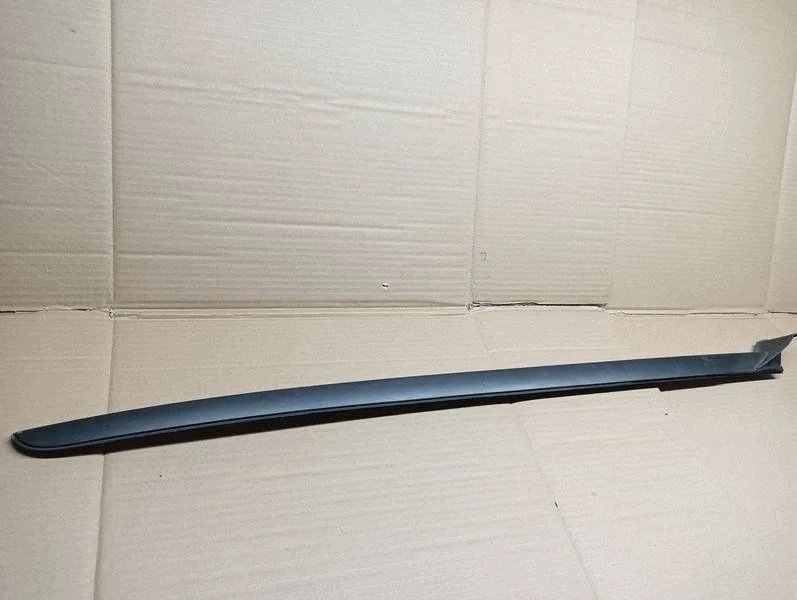 Opel Grandland X Zgarniacz Szyb Prawy YP00014080