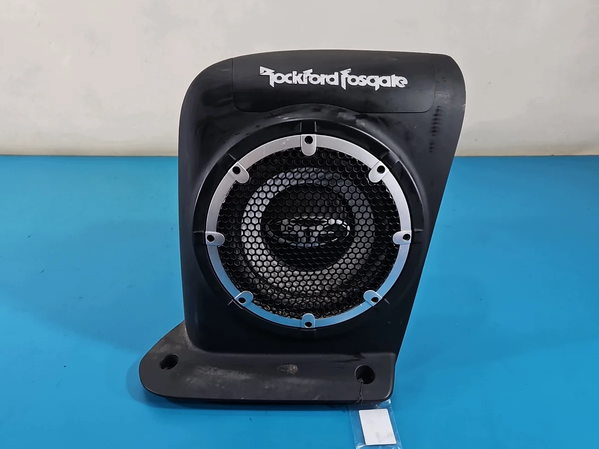 Subwoofer Mitsubishi Outlander II 06-13 Rockford