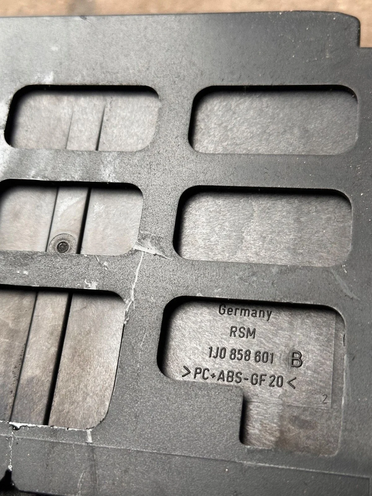 Support de gobelet VW Golf IV Bora 1J0858601 image 4