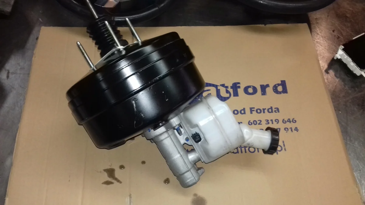 Bomba Servodireção Ford Transit MK8 Usada