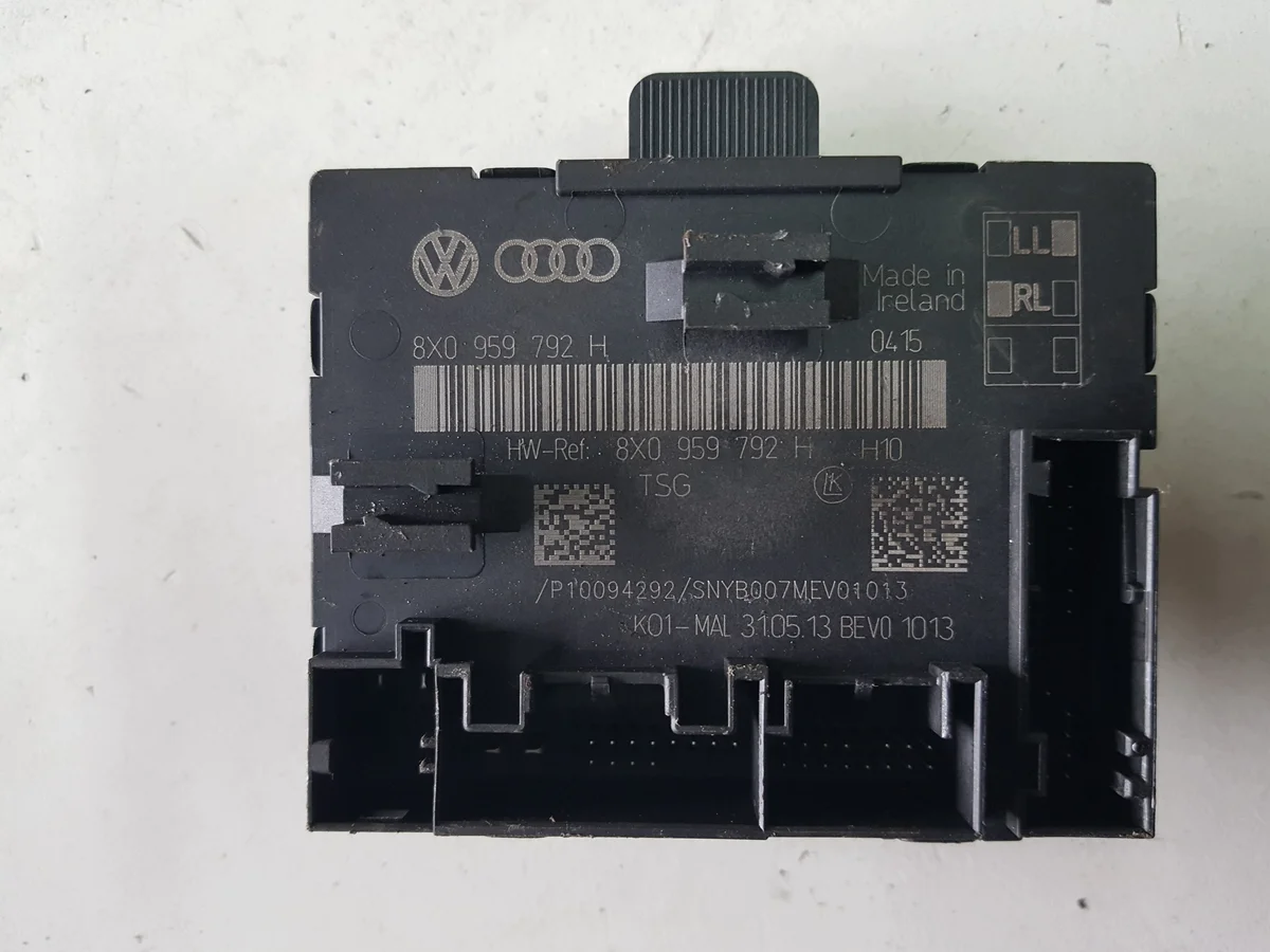 Audi Q3 8U 11-14 Módulo Puerta Delantero 8X0959792H