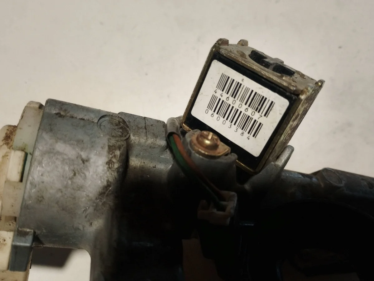 Toyota Land Cruiser J90 kytkin 450206011 image 4