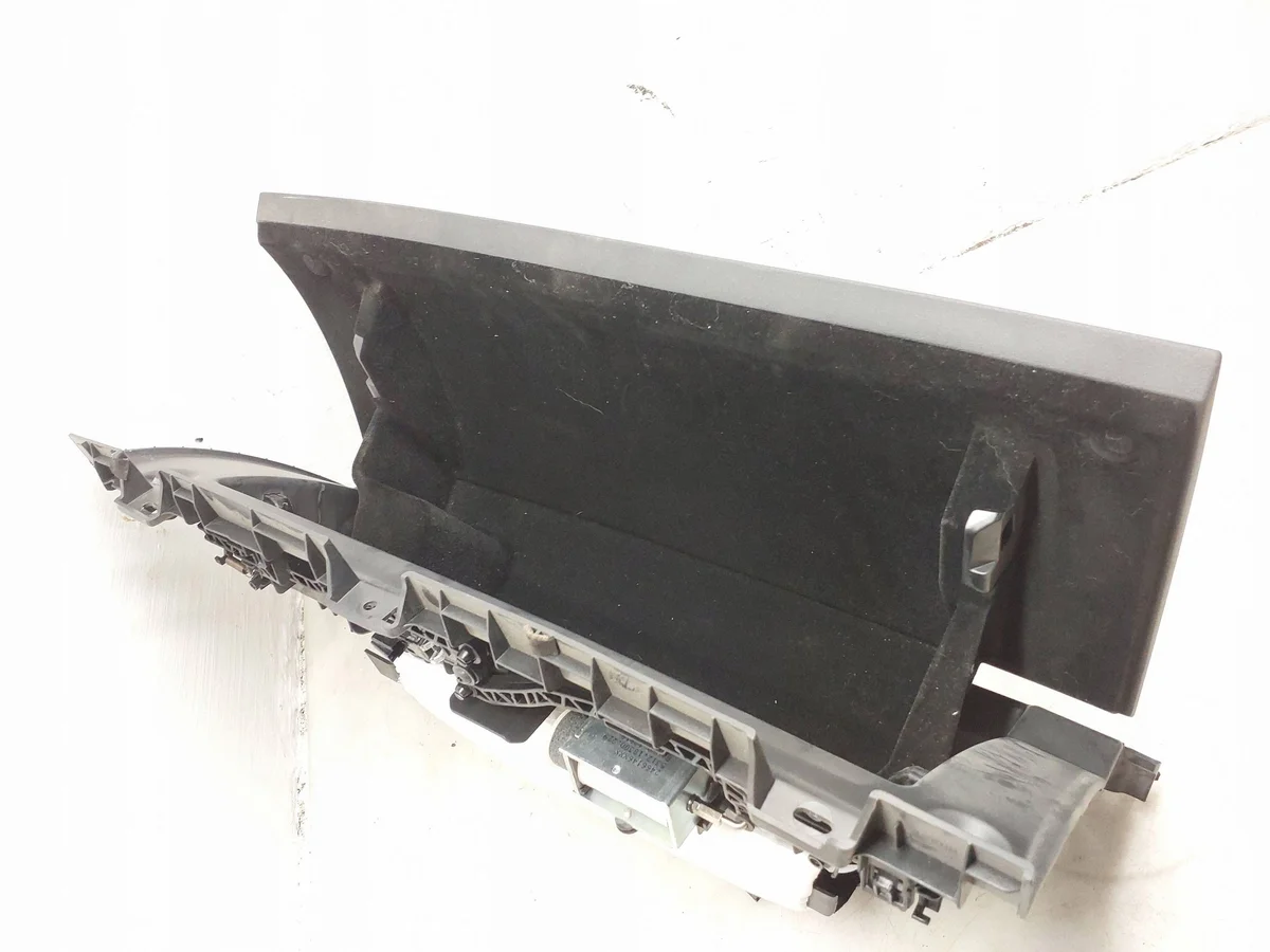 Tesla Model 3 2019 Handschuhfach 108333100A image 5