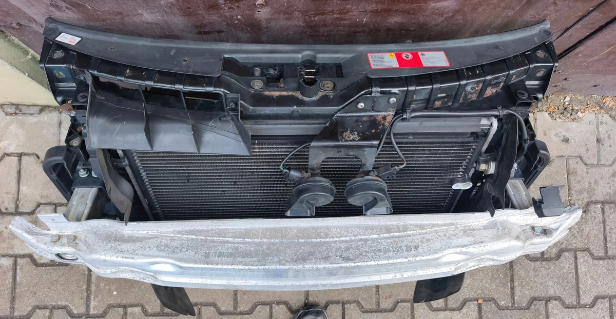 Audi A6 C6 3.2 FSI Traverse de radiateur ventilateurs image 3