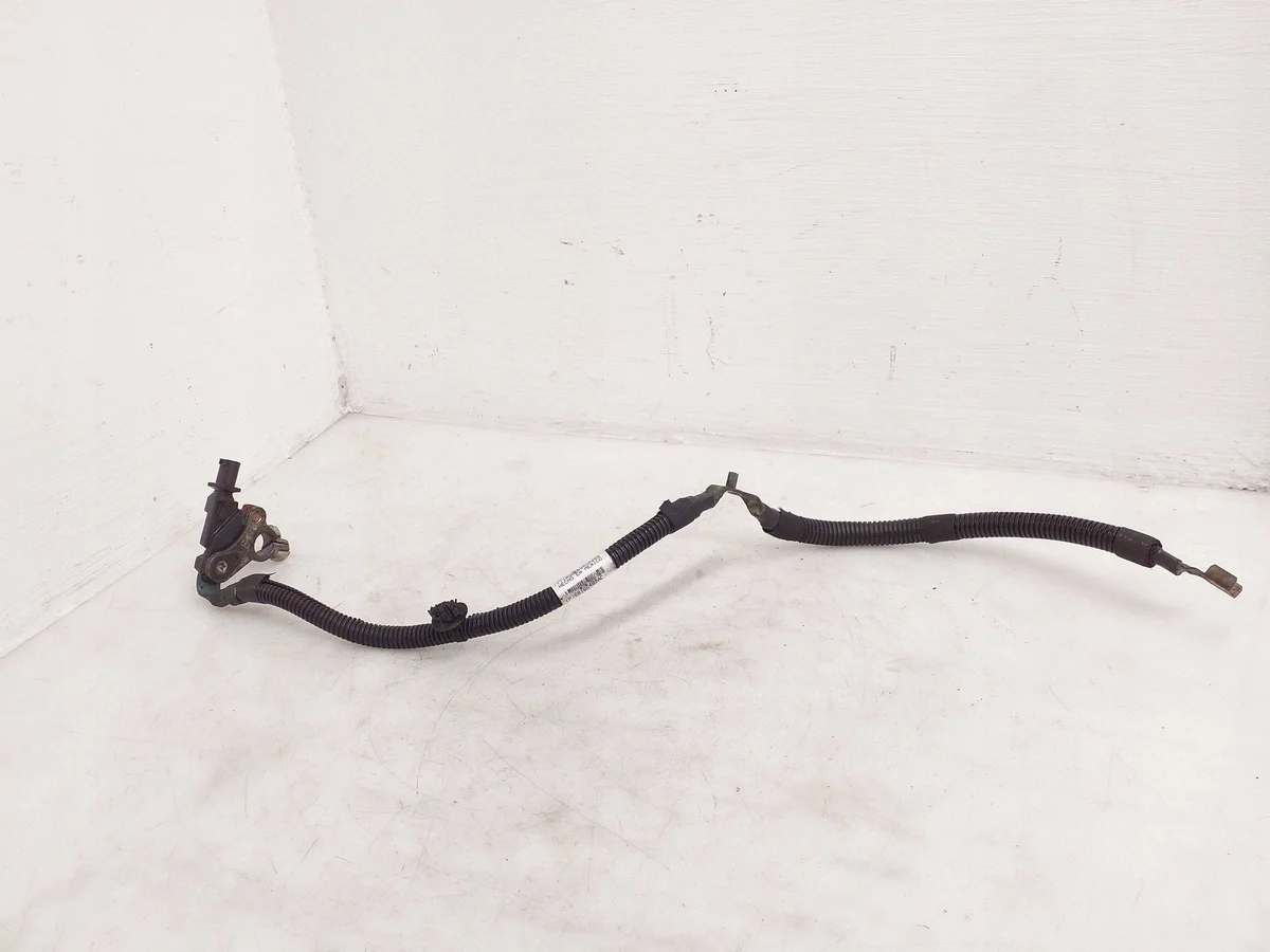 2014 Jeep Cherokee KL Pluspolklemme 68165482AC image 3
