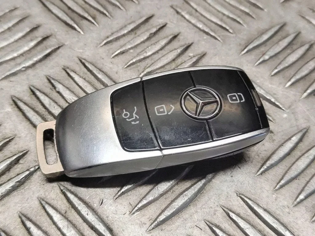 Avain Mercedes W222 S-Klasse A2229050911