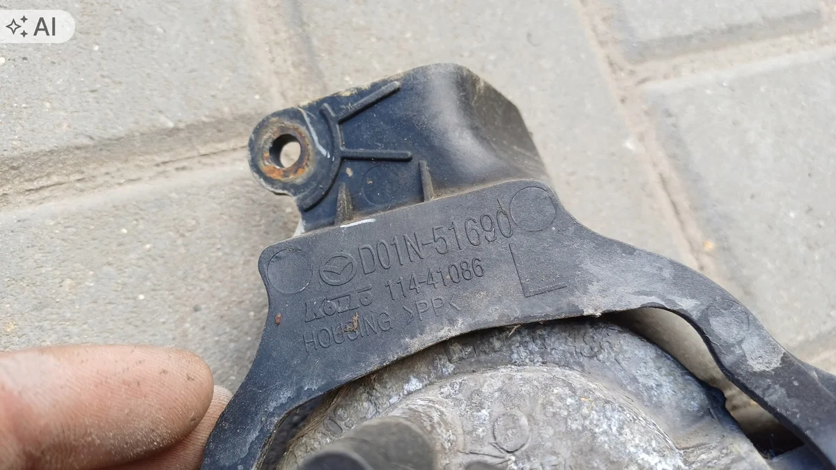 Farol Esportivo Mazda 2 07-14 Usado image 3