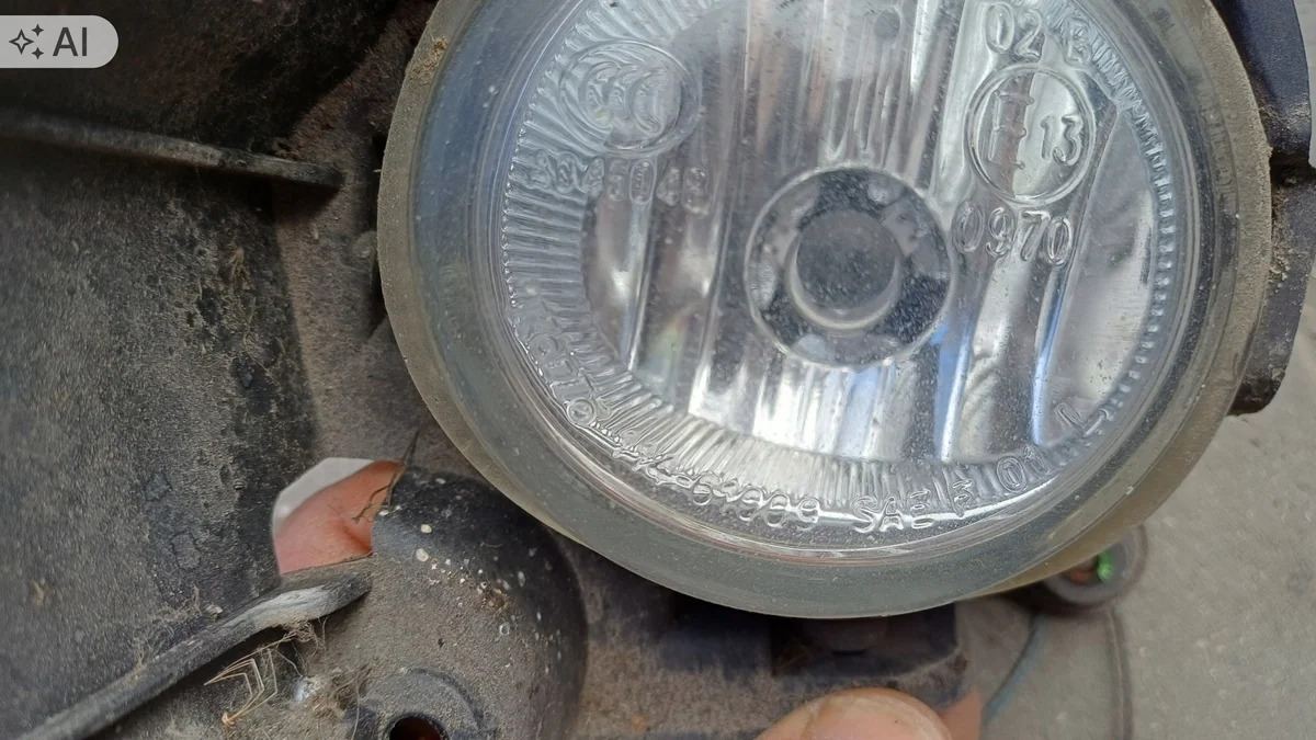 Farol Esportivo Mazda 2 07-14 Usado image 5