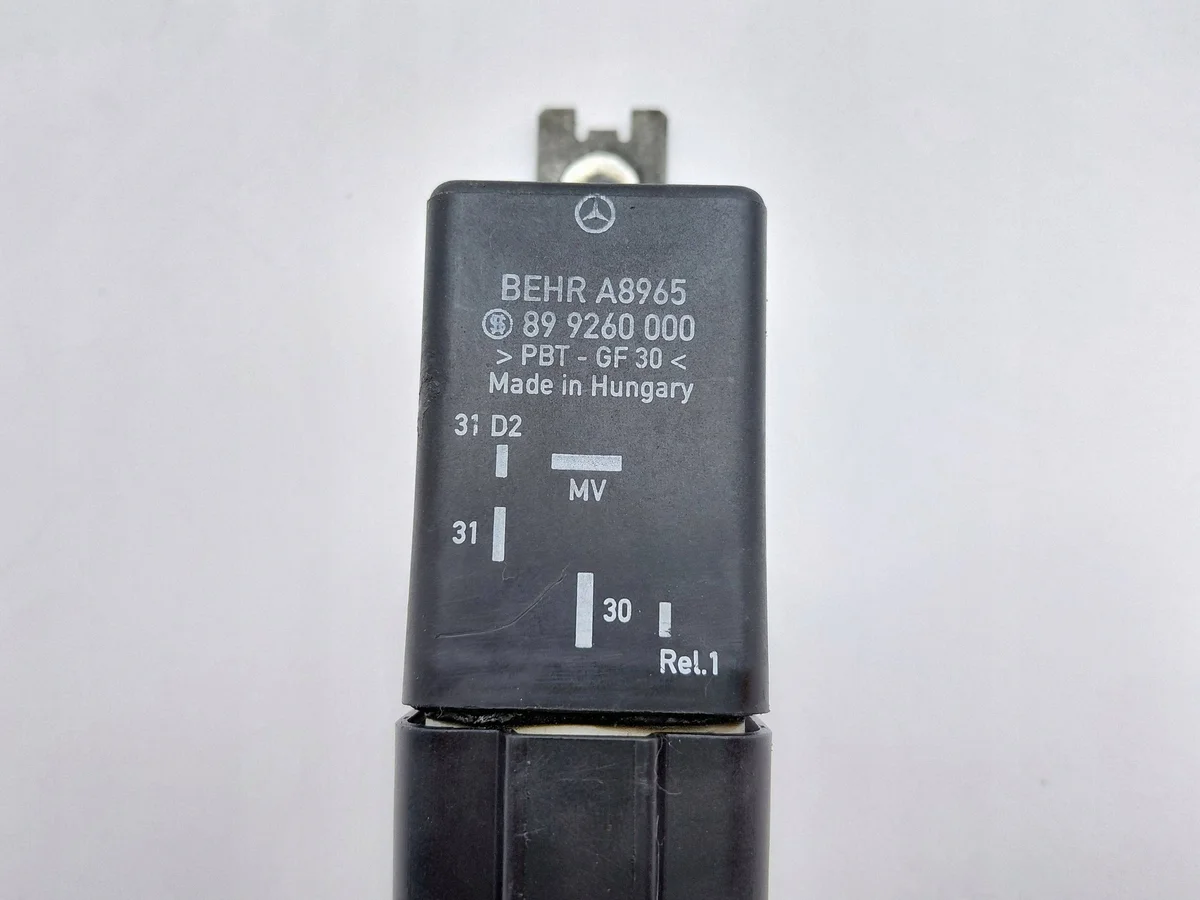 Relais Kraftstoffpumpe Mercedes Vito Viano W639 image 3