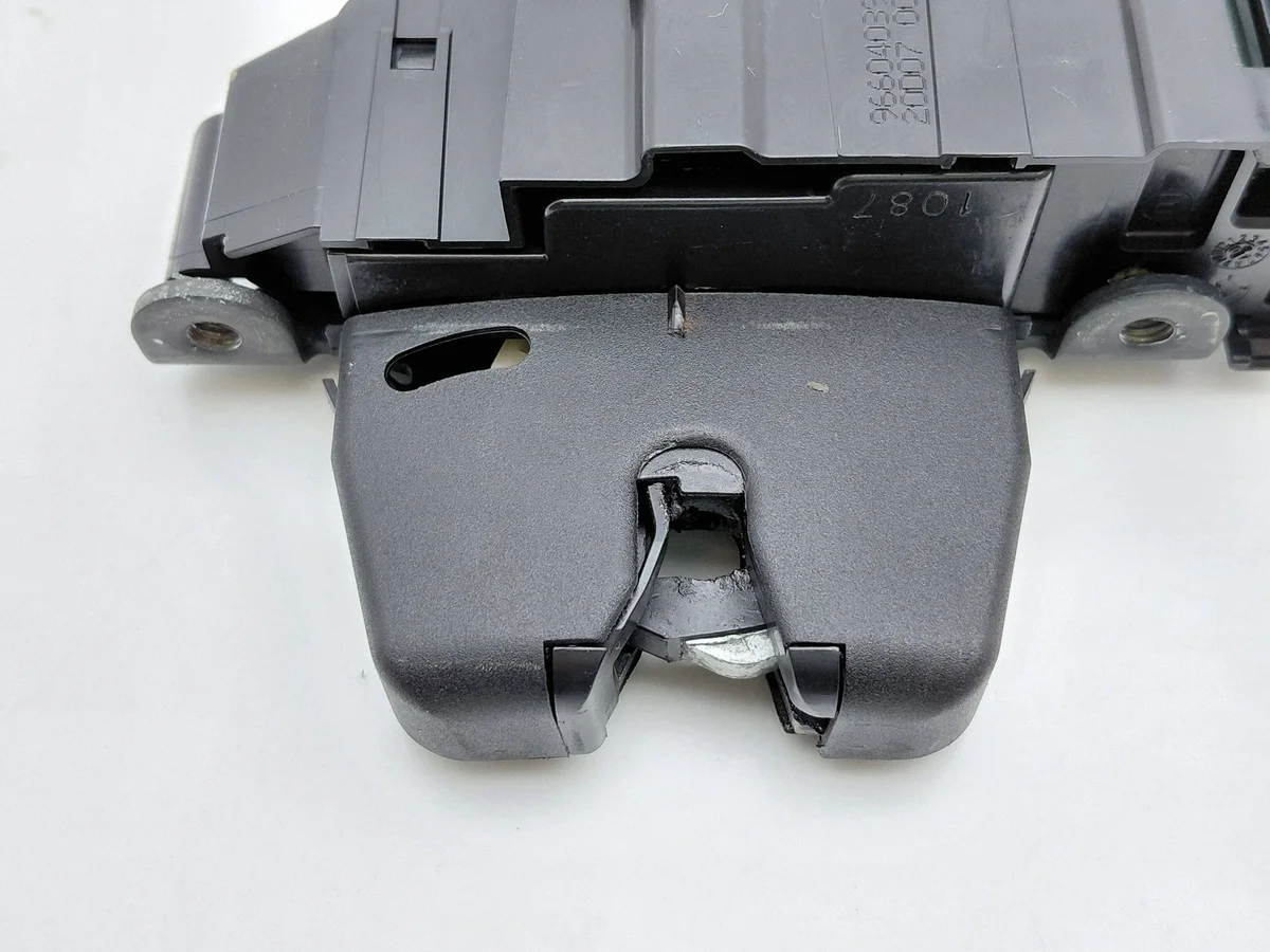 Fechadura Porta-Malas Peugeot 207 CC Usada image 3