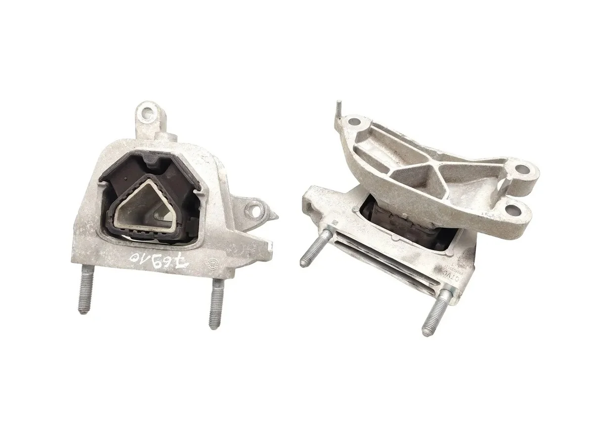 Vauxhall Mokka Engine Mount 9826583880 image 5
