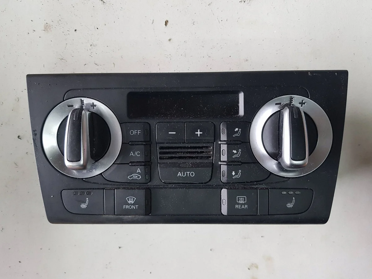 Panneau de climatisation Audi Q3 8U 8U0820043E