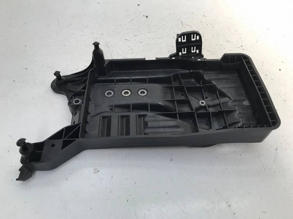 VW Tiguan III 3 CT 2.0 TDI 2025 Batterijhouder