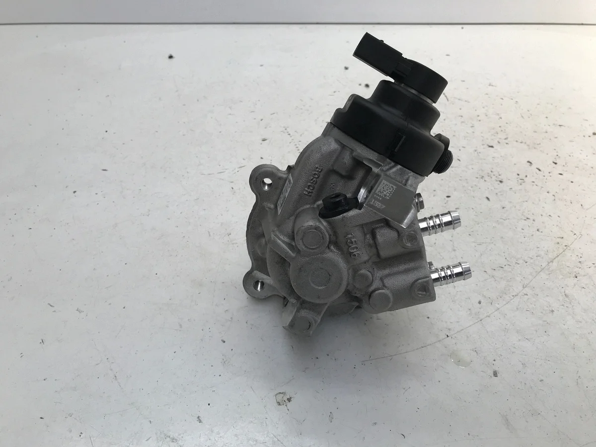 VW Tiguan III 2.0 TDI Pumpe 05L130755 image 3