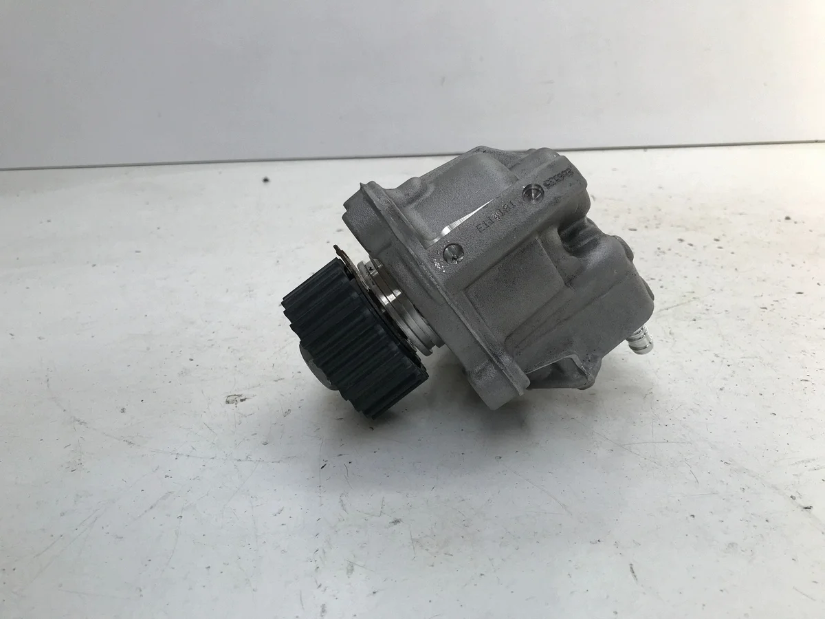 VW Tiguan III 2.0 TDI Pumpe 05L130755 image 4