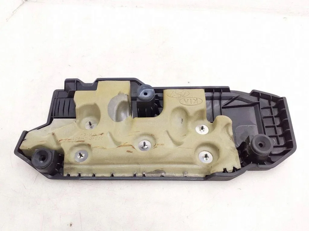Couvercle moteur HYUNDAI 202402M801 1.6L essence image 3