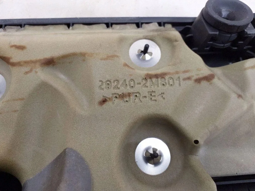 Couvercle moteur HYUNDAI 202402M801 1.6L essence image 4