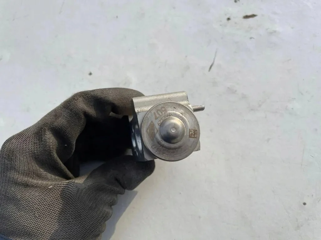 BMW Serie 3 Klimaanlage Expansionsventil image 3
