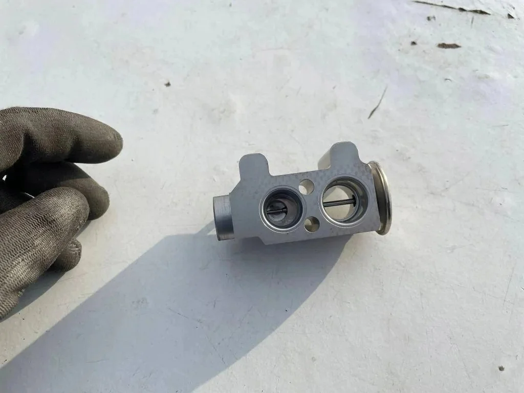 BMW Serie 3 Klimaanlage Expansionsventil image 4