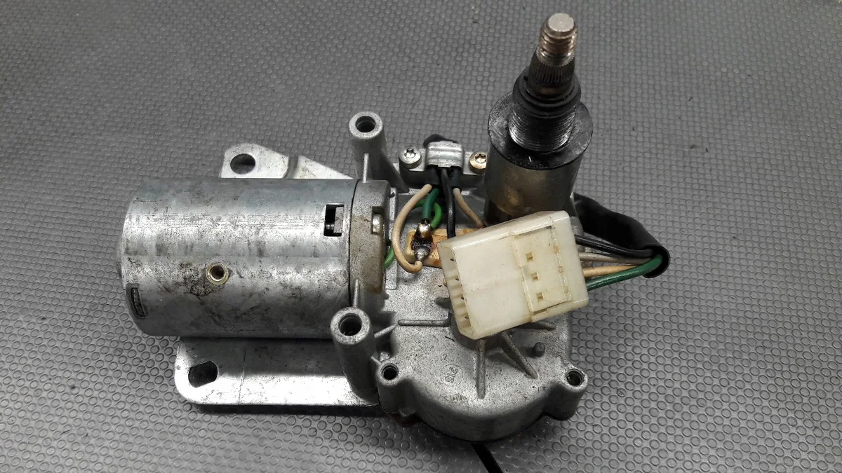 Moteur essuie-glace arrière Peugeot 405