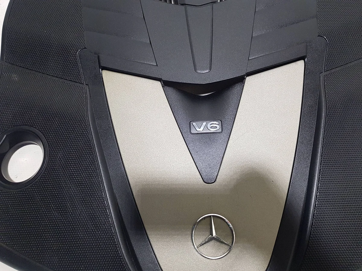 Cubierta de motor Mercedes A6420101667CEE image 7