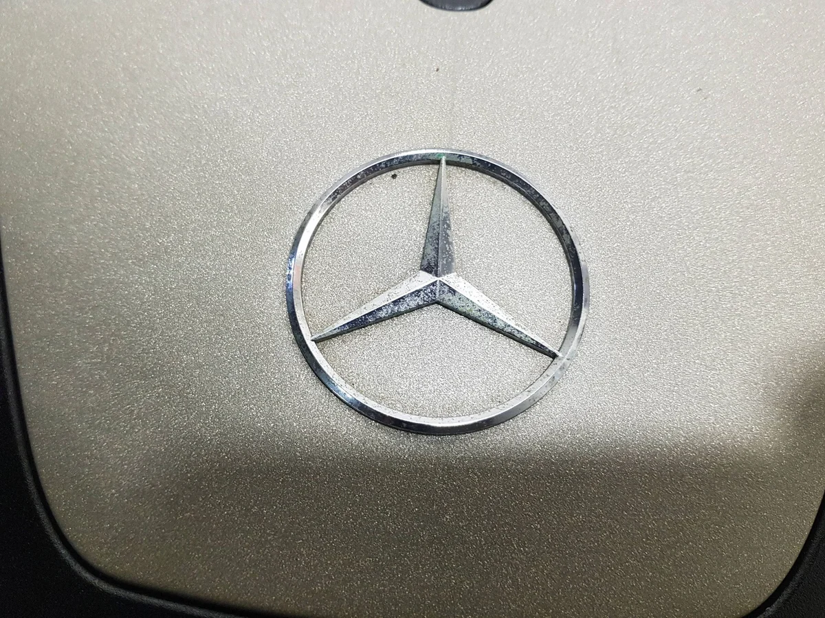 Cubierta de motor Mercedes A6420101667CEE image 8