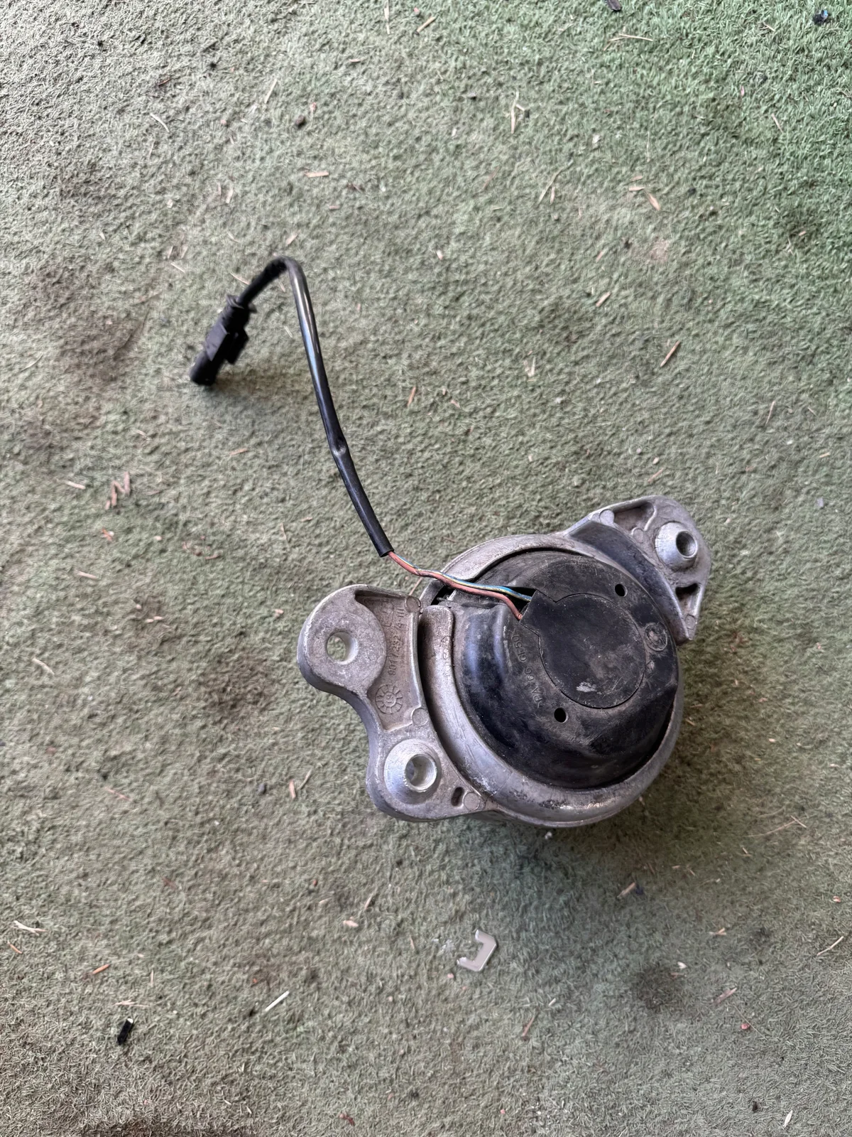 MERCEDES W222 Almofada do Motor A2222404500