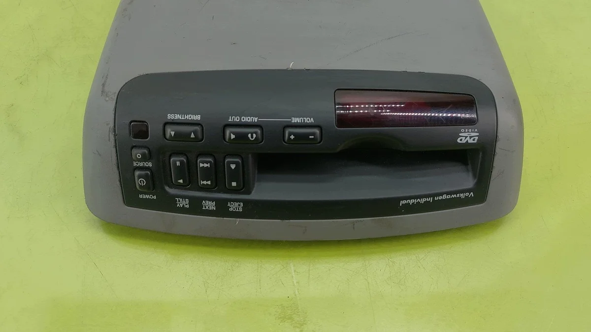 Radio DVD Display VW Touareg 2002-2010 image 3