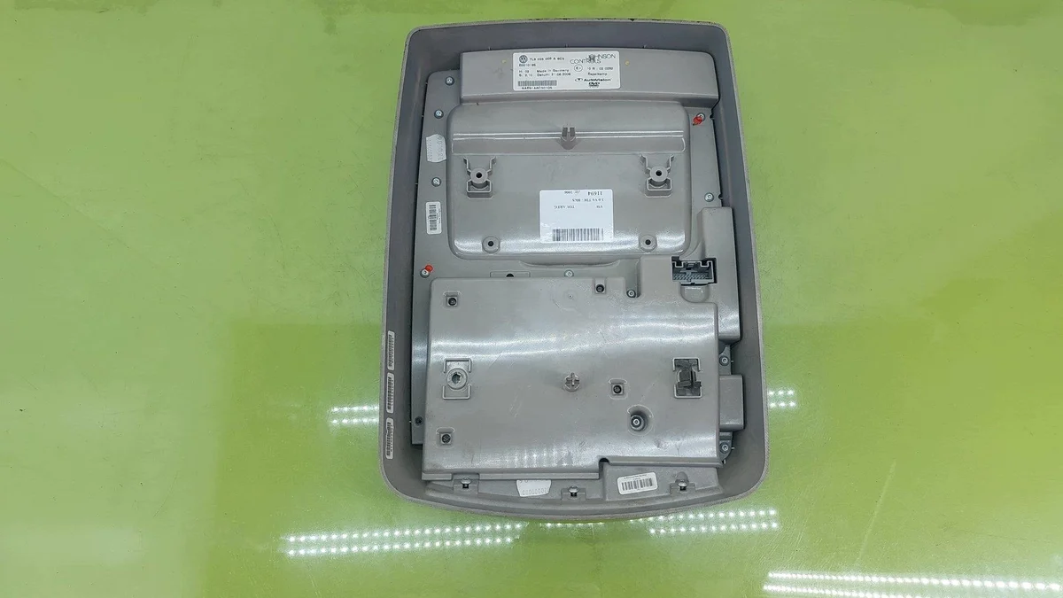 Radio DVD Display VW Touareg 2002-2010 image 8