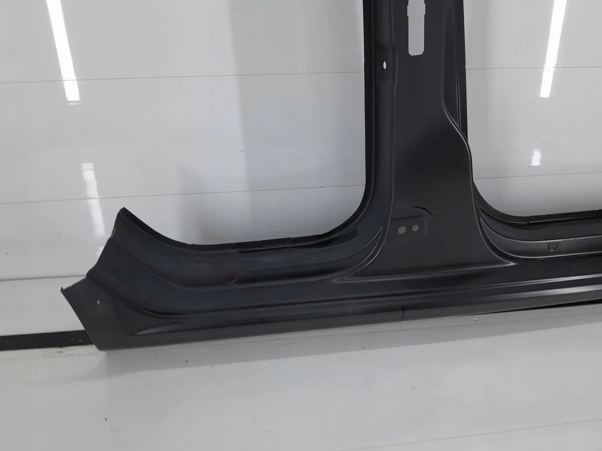 Volkswagen Up! Wiel Panel Prawy Próg image 3