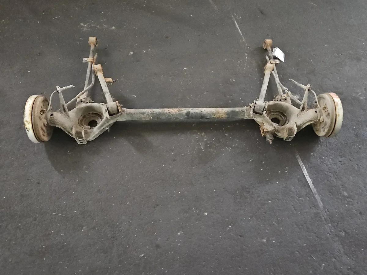 Viga Trasera Nissan Micra K11 Tambores Usada