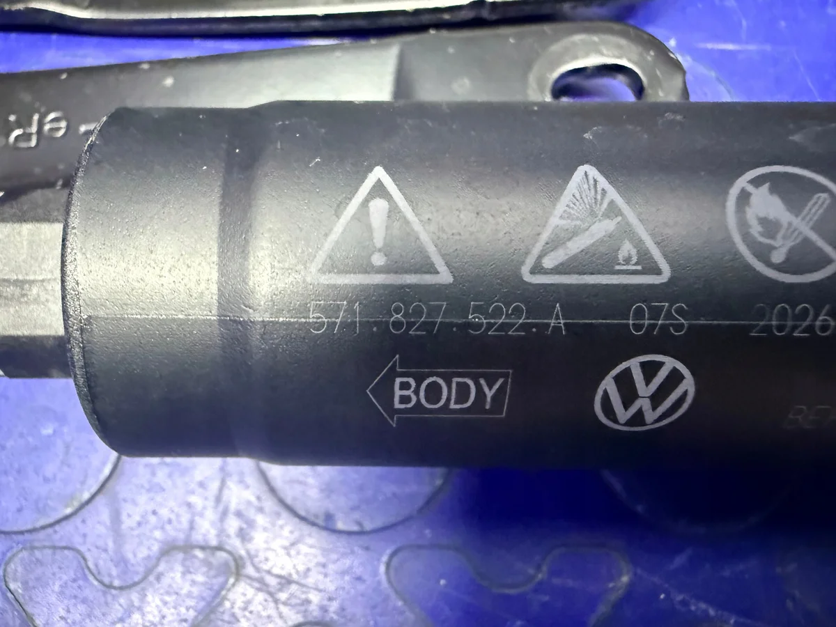 Heckklappendämpfer VW Tiguan III links rechts image 9