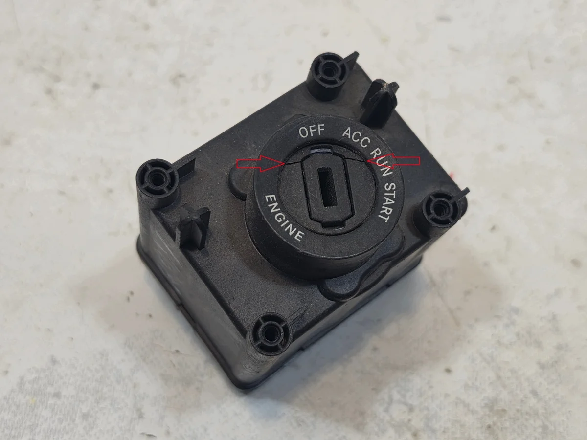 Cilindro de Ignición Dodge RAM 56046942AF Usado