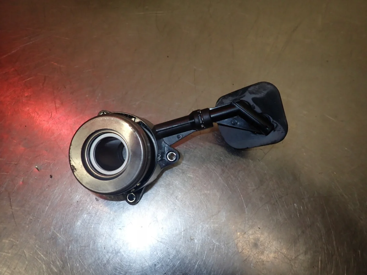 Cilindro Escravo Ford Mondeo MK3 Usado image 3