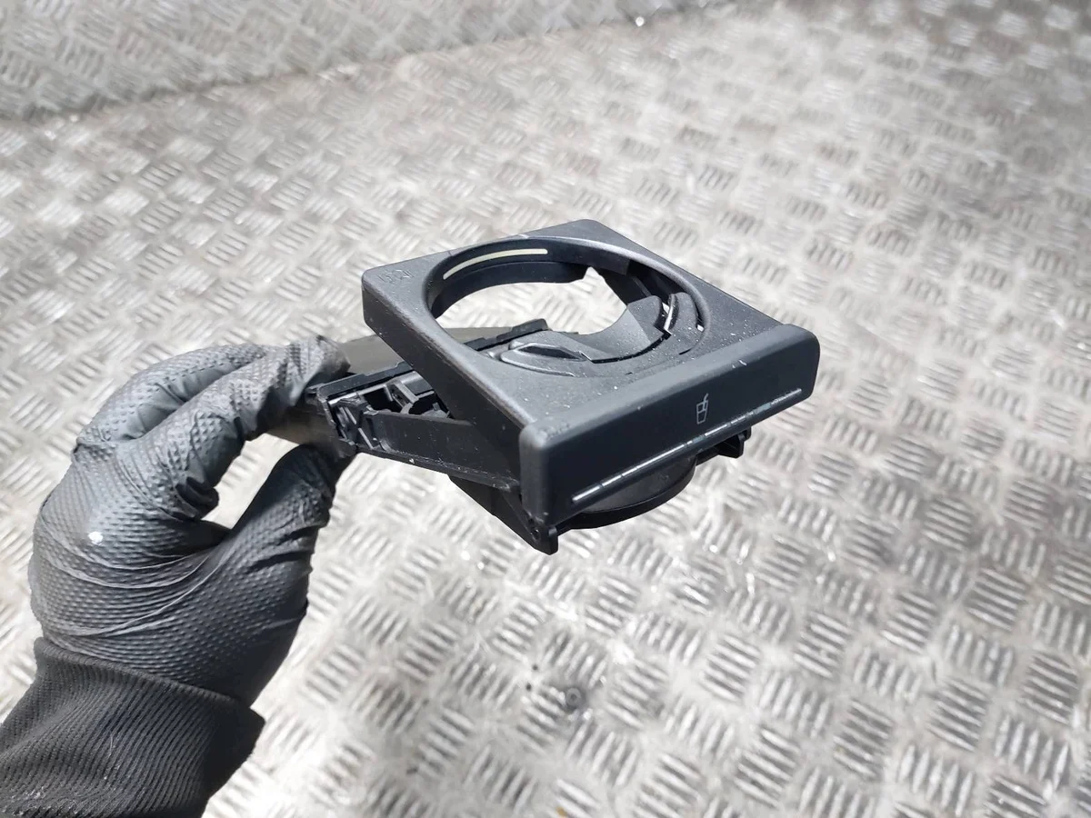 Porta-copos Audi A4 B7 8E1862534L Usado image 4