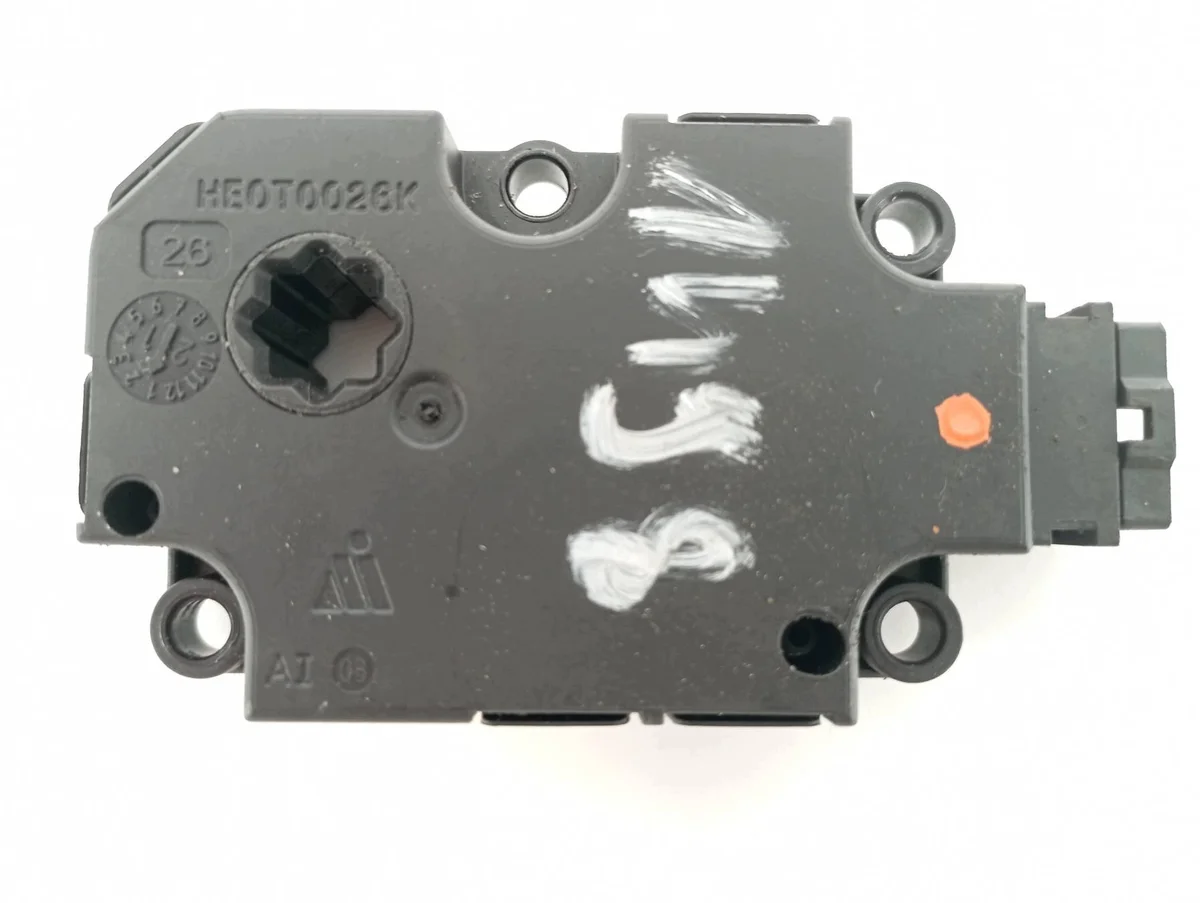 Motor do aquecedor Audi A6 C8 ET416003 image 8
